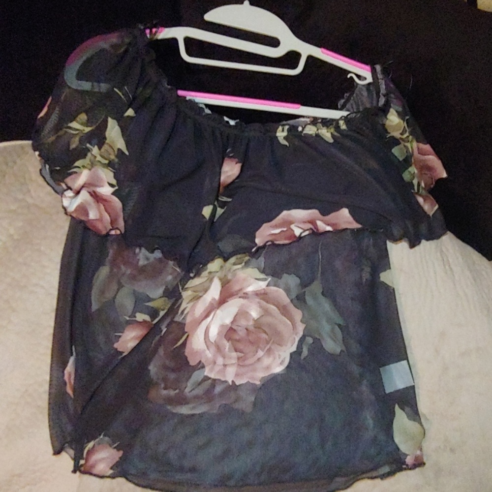 Fashion nova Floral blouse